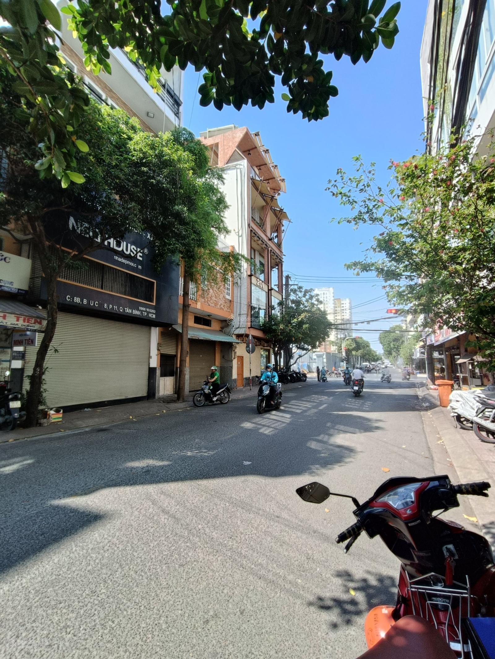 Bao đầu tư - mặt tiền Hiền Vương giao Thoại Ngọc Hầu - 87tr/m2 - 10 đ