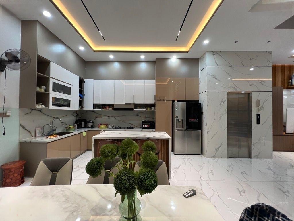 6x17 4 tầng thang máy, hẻm 6m thông Nguyễn Sơn - Thoại Ngọc Hầu. 14.9 tỷ