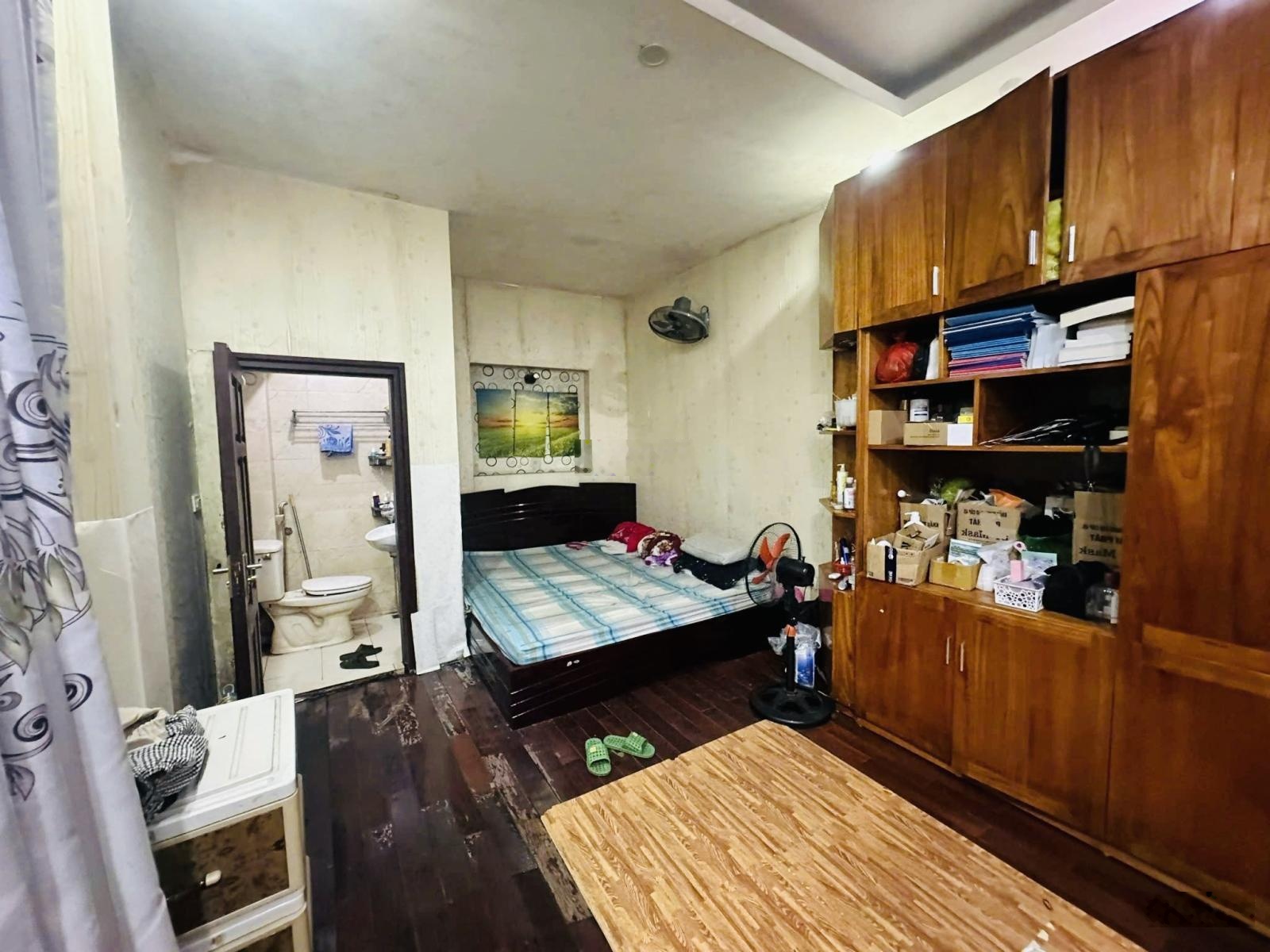 Cho thuê nhà nguyên căn Đê La Thành nhỏ - gần Hồ Đắc Di - Hào Nam