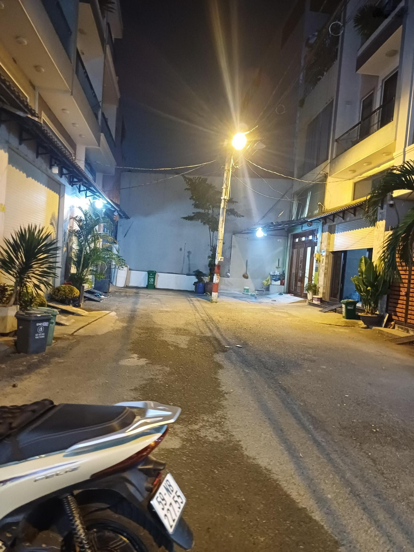 Chủ bán gấp 50m ( dtsd 196m ) 4 lầu - hẻm nội bộ 8m - sổ vuông - giá : nhỉnh 9 tỷ - gò vấp.