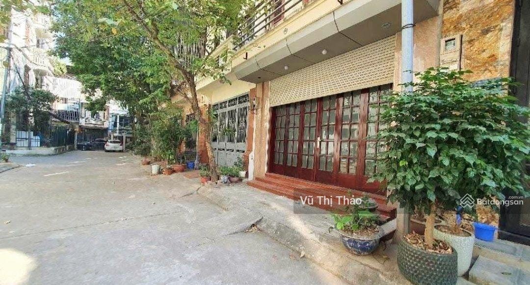 Chính chủ bán gấp nhà tập thể Quỳnh Mai, Quỳnh lôi, 70m2, 3PN, 2WC, nhà đẹp, giá tốt, sổ chính chủ