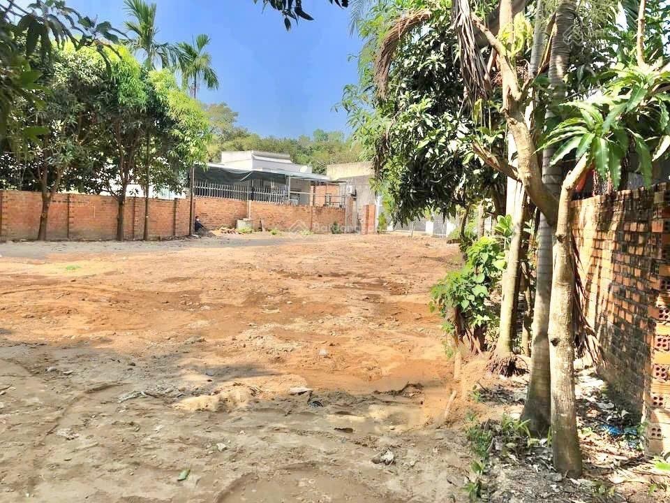 Bán đất hẻm đường 2/4, Vĩnh Hải, Nha Trang DT: 577m2. Sổ hồng hướng Tây giá: 2,8tỷ LH: 0948918580