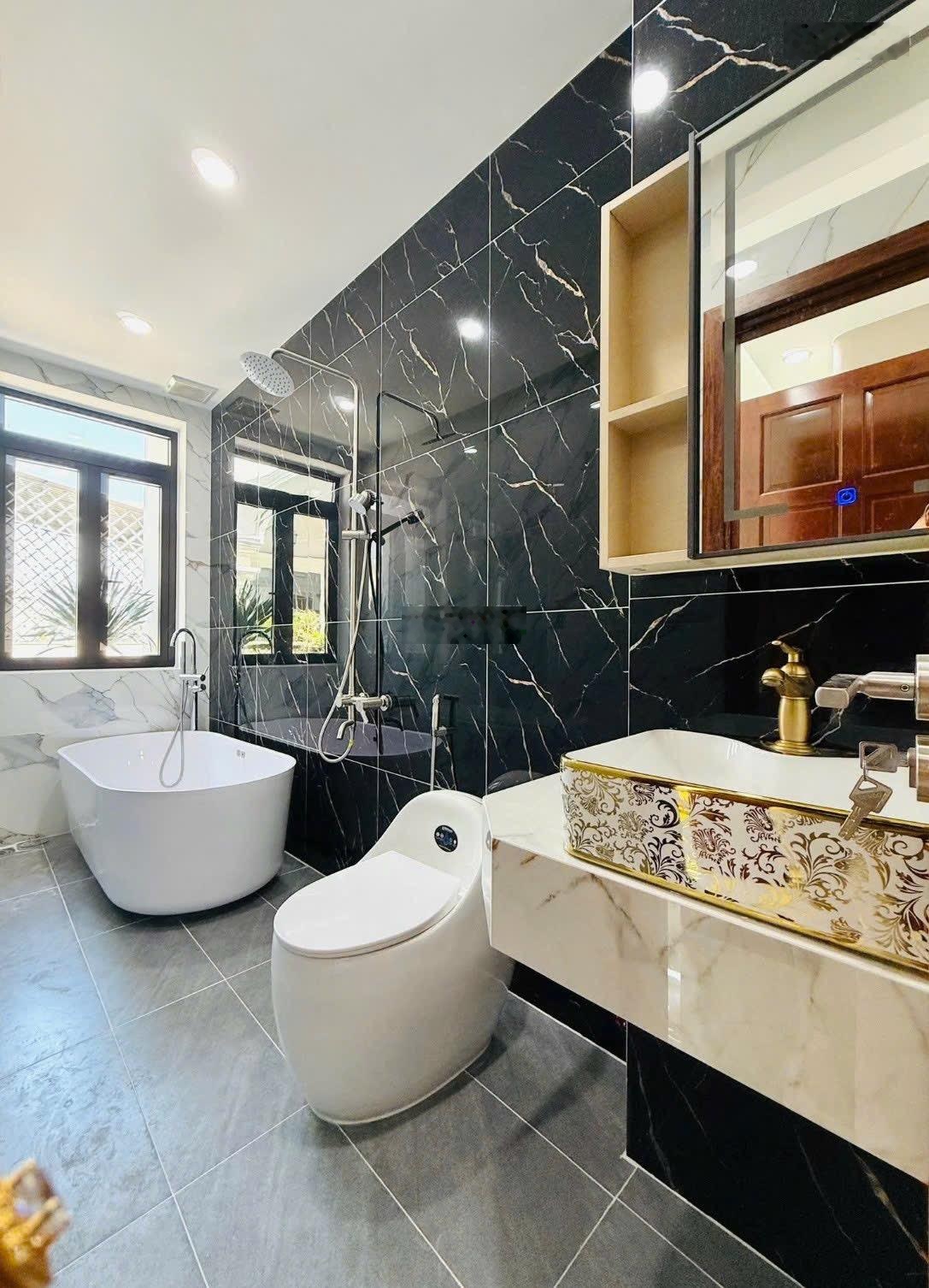 Siêu phẩm thang máy ngang 6 mét có 1-0-2khu đồng bộ cao cấp ,cực vip của phường 15,tb -5p tới metro