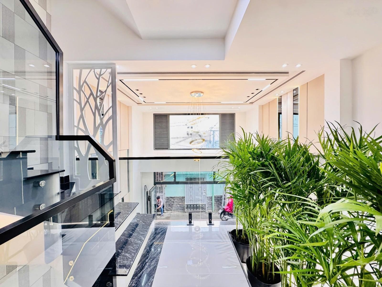 Ô tô tận nhà siêu phẩm thống nhât, gv - 5 tầng - khu dân trí cao - hxh chào chỉ 8t9 tl cực tốt