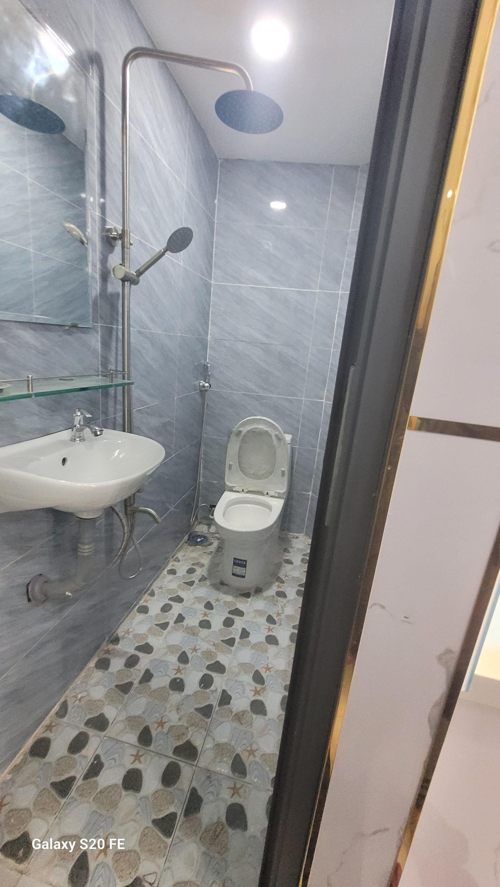 Bán nhà mới 2T tặng full nội thất Đông Hưng Thuận 18, chỉ 2.5 tỷ (TL)