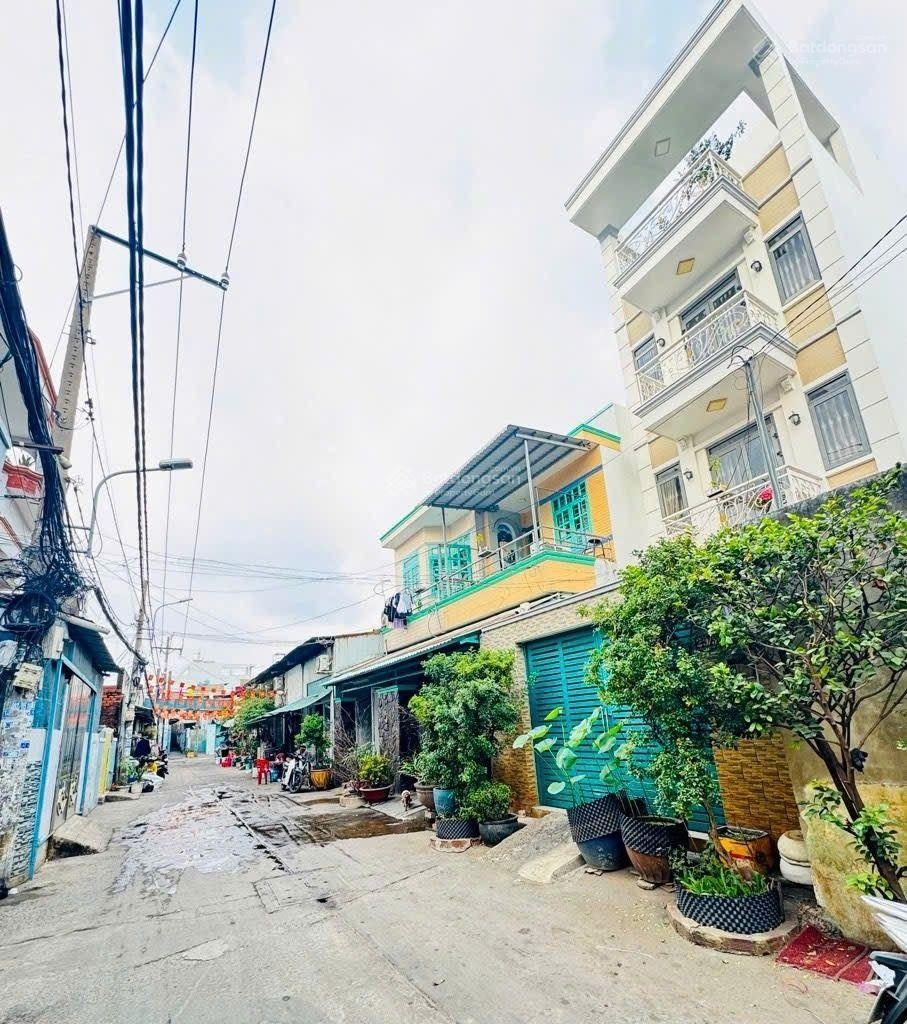 Ngay Phan Anh Bình Tân, DT 72m2, ko lộ giới, hẻm 8m thông, 5,28tỷ còn thương lượng, sổ hồng riêng