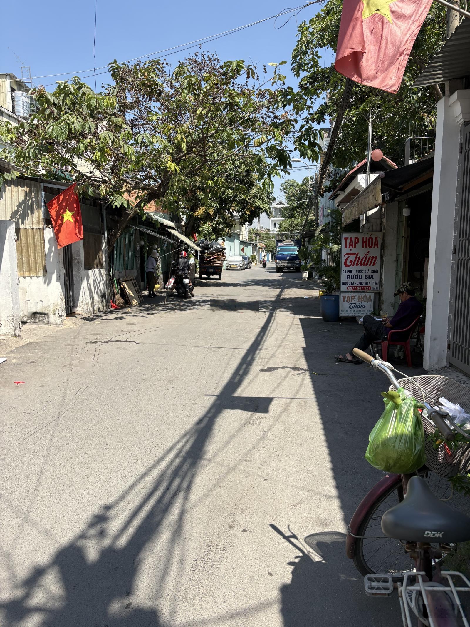 - Nhà 62m (4.5x13) MT đường 41, Bình Trưng Đông Q2 (6ty980)