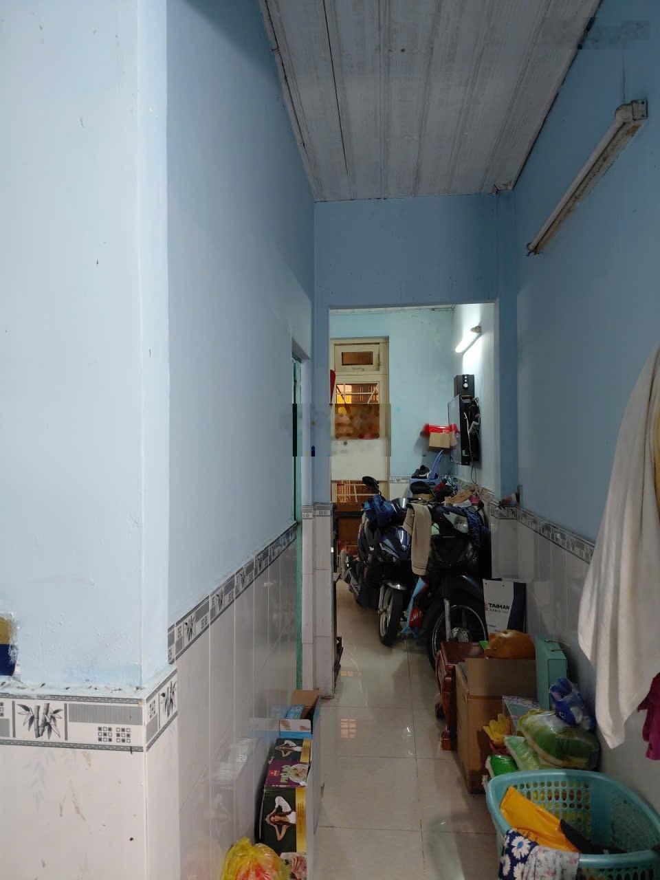 NHÀ HẺM 5M GIÁP TÂN HOÀ ĐÔNG, TÊN LỬA-NGANG HIẾM 4,5M,Xây dựng đủ,1 nước sơn là Đẹp,Sổ Đẹp Giá tốt