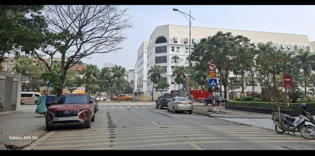 Sản phẩm có 102 KĐT Văn Phú - Nhà thô - giá đầu tư - sổ nở hậu. DT 240m2; MT 12m; ngay Quang Trung