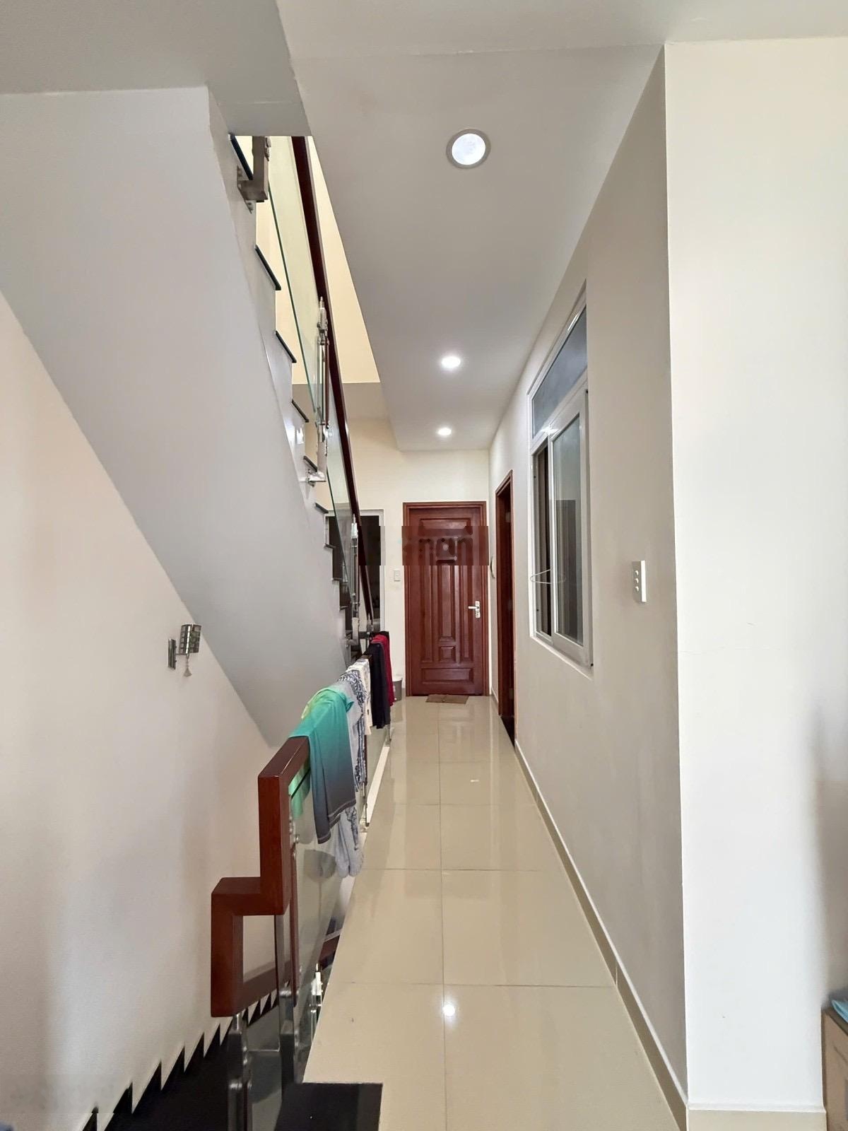 Phạm văn đồng 300m ra gigamall 4 tầng - 4pn 3wc hẻm ôtô tránh