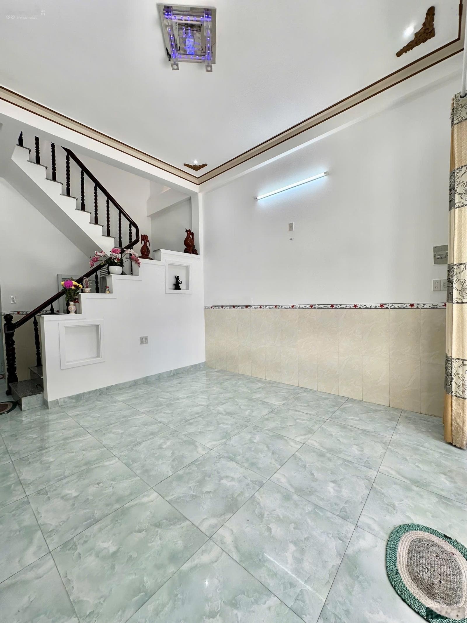 Bán nhà 2 tầng, đường nguyễn khánh toàn gần biển hòn chồng bắc nha trang - hướng nam - giá 6,9 tỷ