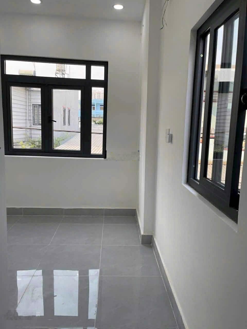 Bán nhà lô góc hẻm 5m Huỳnh Tấn Phát Quận 7 2PN Giá 4.2 tỷ