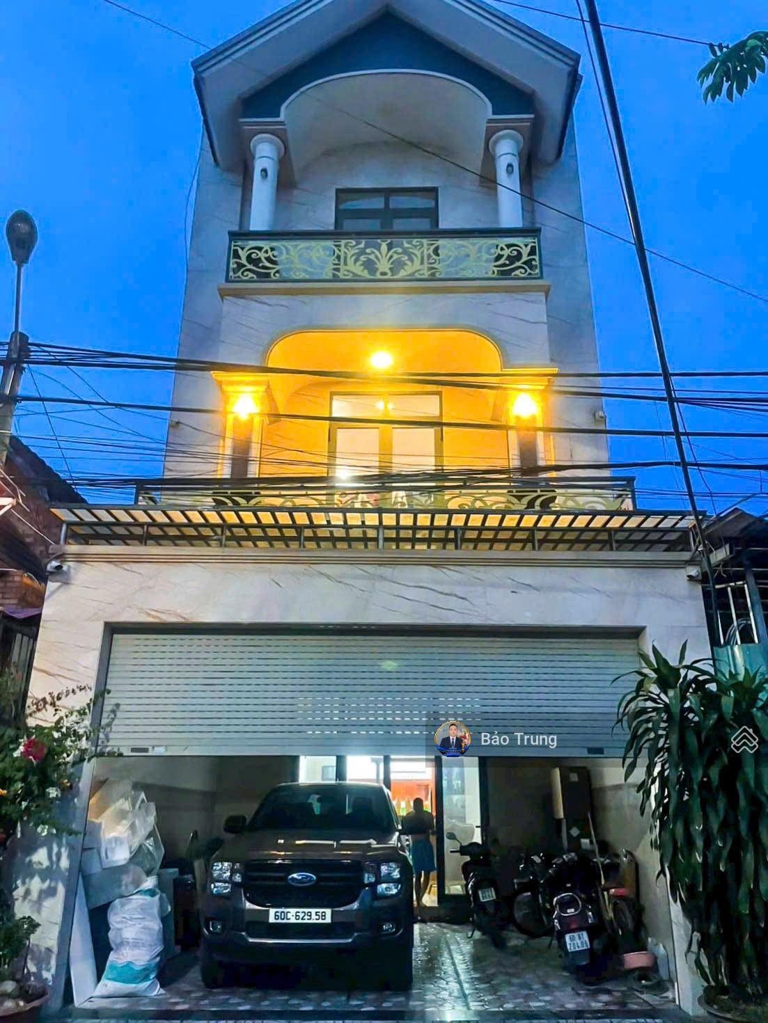 Bán gấp 1 trệt 2 lầu đẹp như mới chỉ 6tixxx,Q2 Long Bình Tân,ngã tư trung tâm Biên Hoà, gọi ngay LH