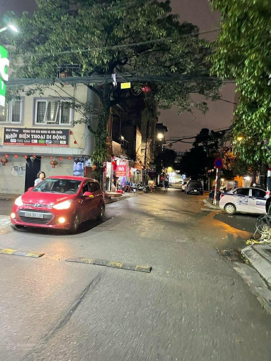 Bán nhà riêng tại Nguyễn Trãi, giá siêu hời 4,7 tỷ, 34 m2, 3PN + 3WC