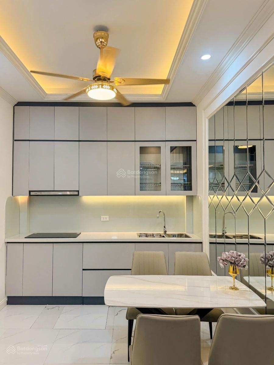 Bán nhà phố Lương Định Của, ô tô đỗ cửa, 2 mặt thoáng, kinh doanh đỉnh, gần trường cấp 1-2 Đống Đa