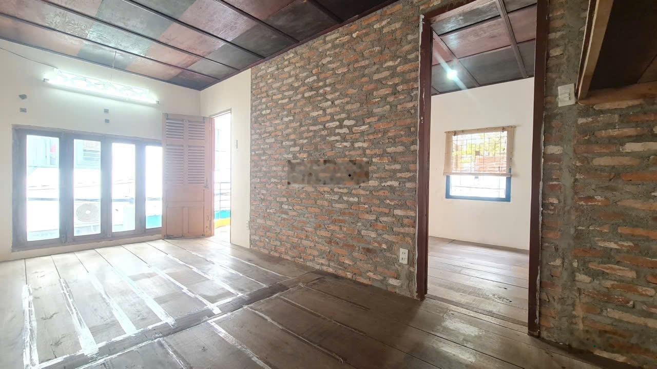 Căn góc 2 mặt tiền hẻm xe hơi hoàng hoa thám nha trang đi bộ ra biển