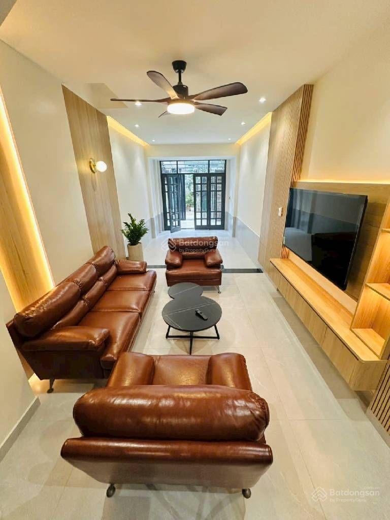 Quận 10- NHÀ 4 TẦNG MỚI VIP DÂN TRÍ HXH 62m2 (3.5x17.7m)- Cạnh Trường Lạc Hồng, Công An Q10