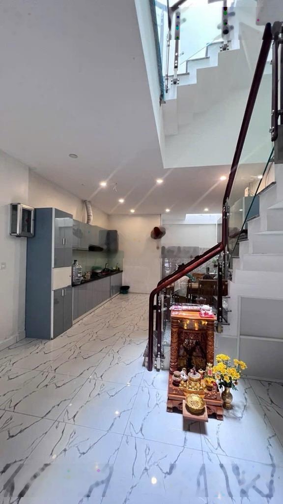 Hoàng văn thụ tân bình hẻm rộng thông thoáng