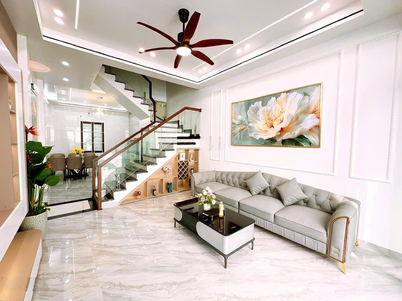 Bán nhà bà hom q6, 3pn, giá 2 tỷ thương lượng