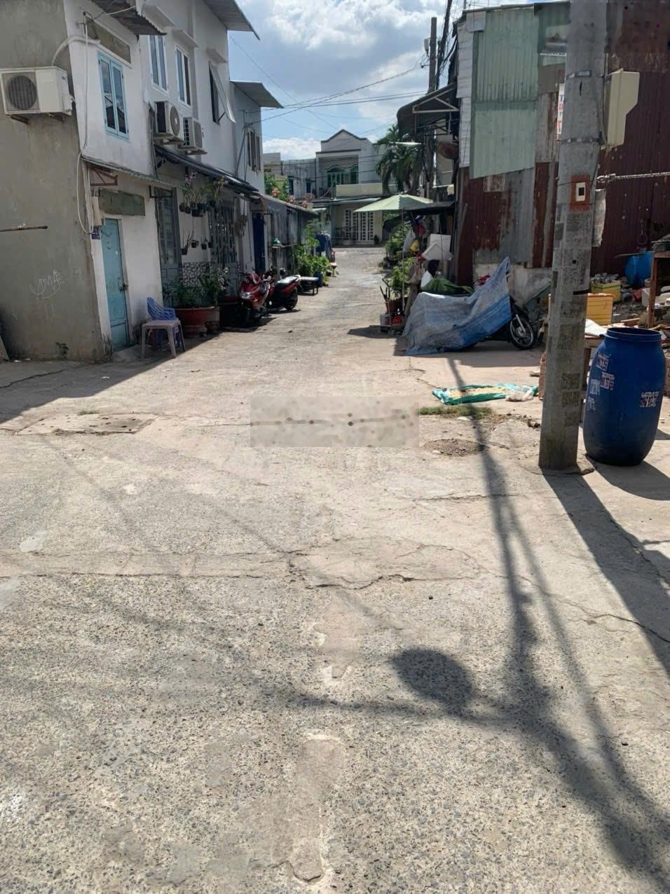 Bán đất thổ cư Linh Xuân mặt tiền hẻm xe hơi gần chợ hướng Đông Nam