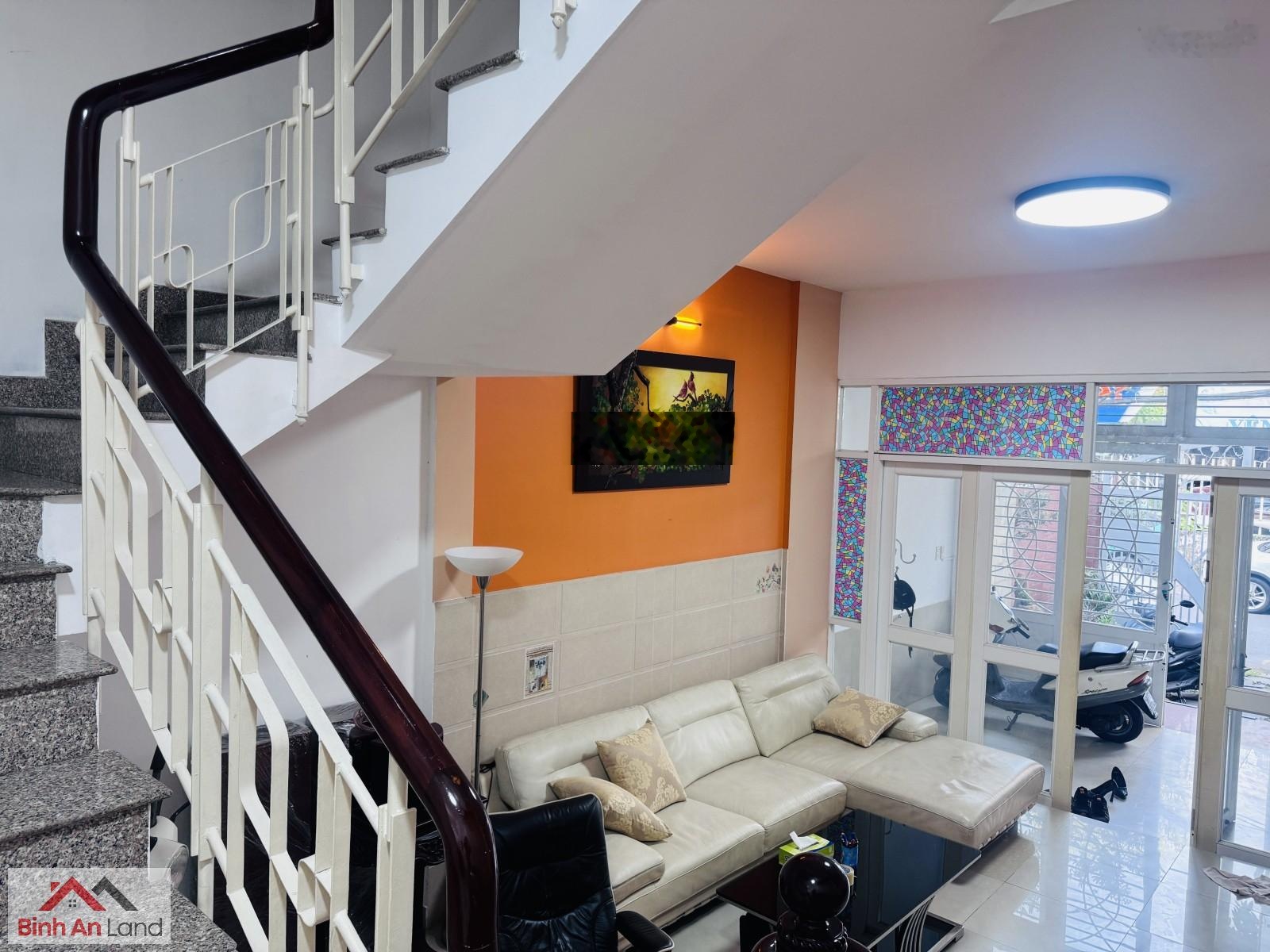 Bán Nhanh Trước Tết, Giảm Sâu 1.5 Tỷ, 4 Tầng, 108m2, Mặt Tiền, Lẩu Dê Yên Hồng, P8, Gò Vấp.