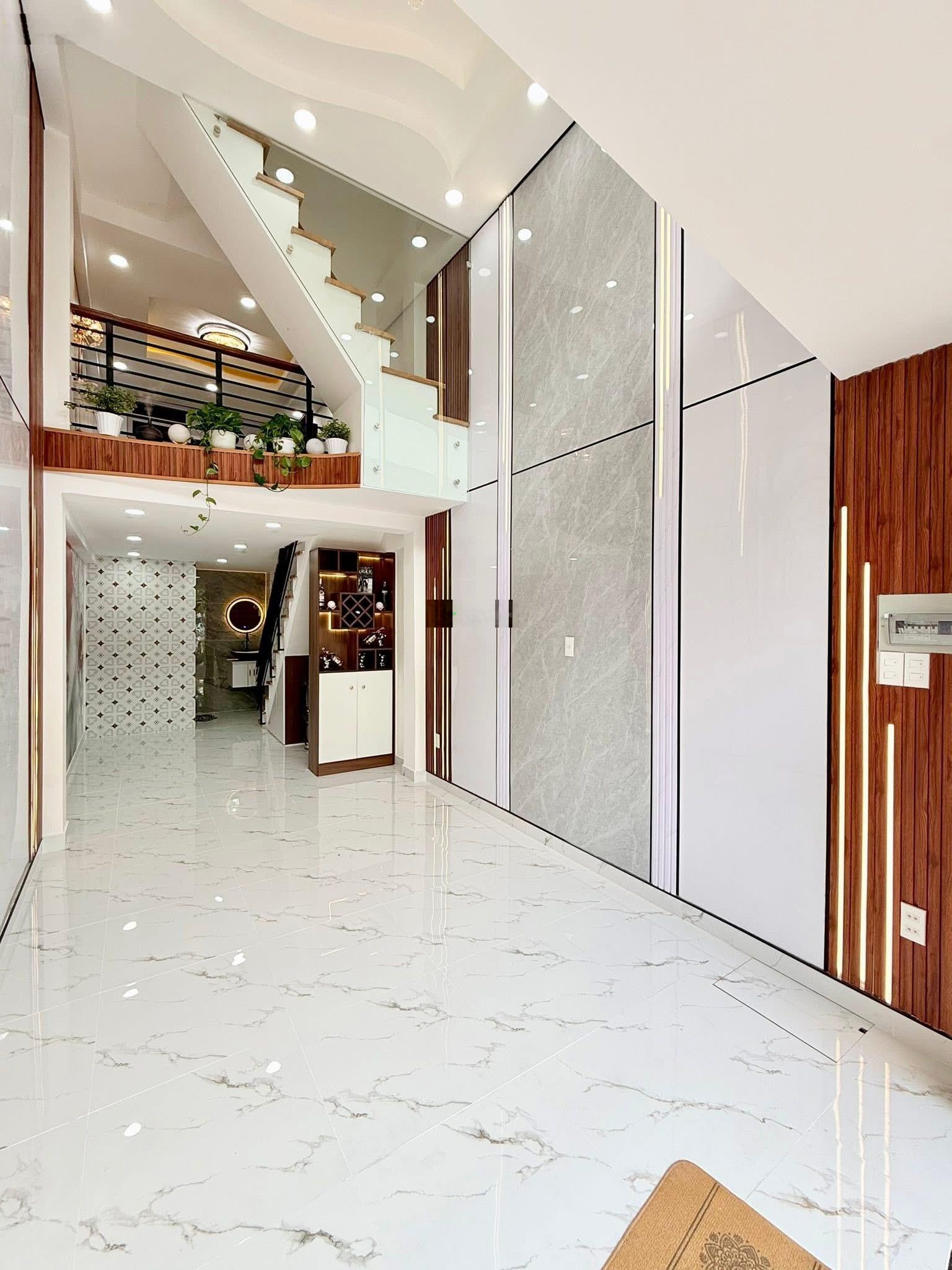 10t có nhà mặt phố - siêu mặt tiền kinh doanh cực hiếm hoàng sa - vỉa hè 5m - 4 tầng btct