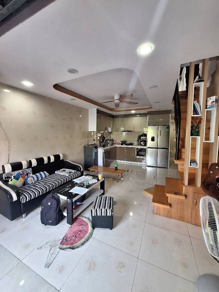 Bán nhà nhỏ 2 tầng, 48m2, (4m x 12m) 2 phòng ngủ, hẻm xe hơi đường Số 4, Long Phước, Quận 9, giá chỉ 1,55 tỷ