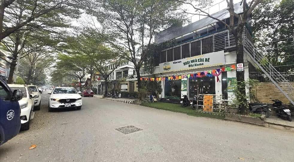 Bán nhà khu đô thị Văn Khê, 7 tầng thang máy, full nội thất, 50m2, giá đầu tư.