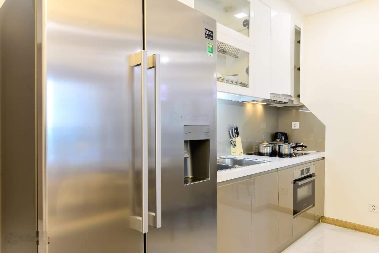 Cho thuê căn hộ Vinhomes Golden River Ba Son 83m2 2PN nội thất cao cấp