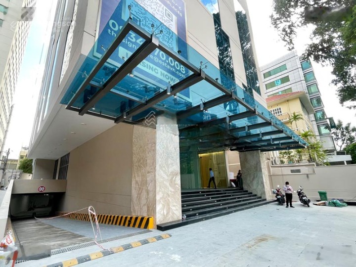 Cho thuê nhà mặt tiền Hai Bà Trưng, Quận 1. DT: 20x50m, 1 Hầm 1 Trệt, 12 Lầu. DTSD: 13.000m2