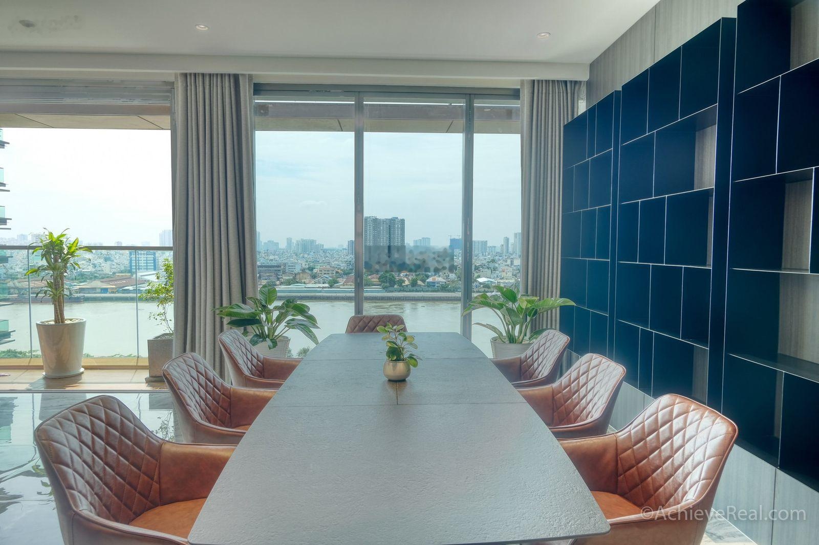 Bán căn hộ Vinhomes Golden River Ba Son, 70m2, 2 phòng ngủ view sông xanh mát