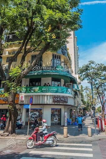 Cho thuê mặt bằng góc 2MT số 39 Nguyễn Huệ với Ngô Đức Kế, Quận 1, DT: 8x10m2, 1 Trệt, DTSD: 80m2