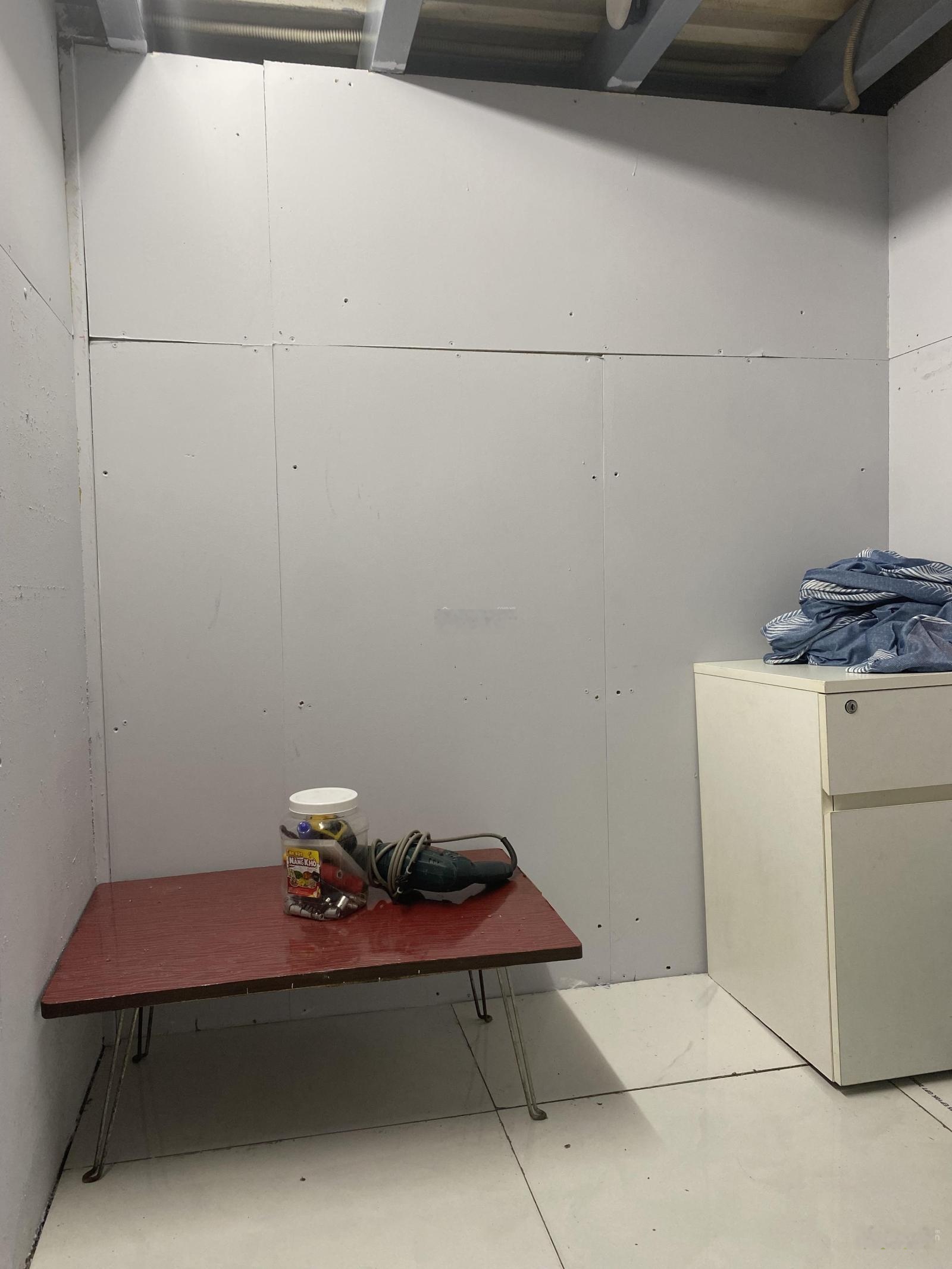 Giường ngủ: Máy giặt, tủ lạnh, khóa vân tay, điện nước, wifi, rác, chỗ để xe máy miễn phí