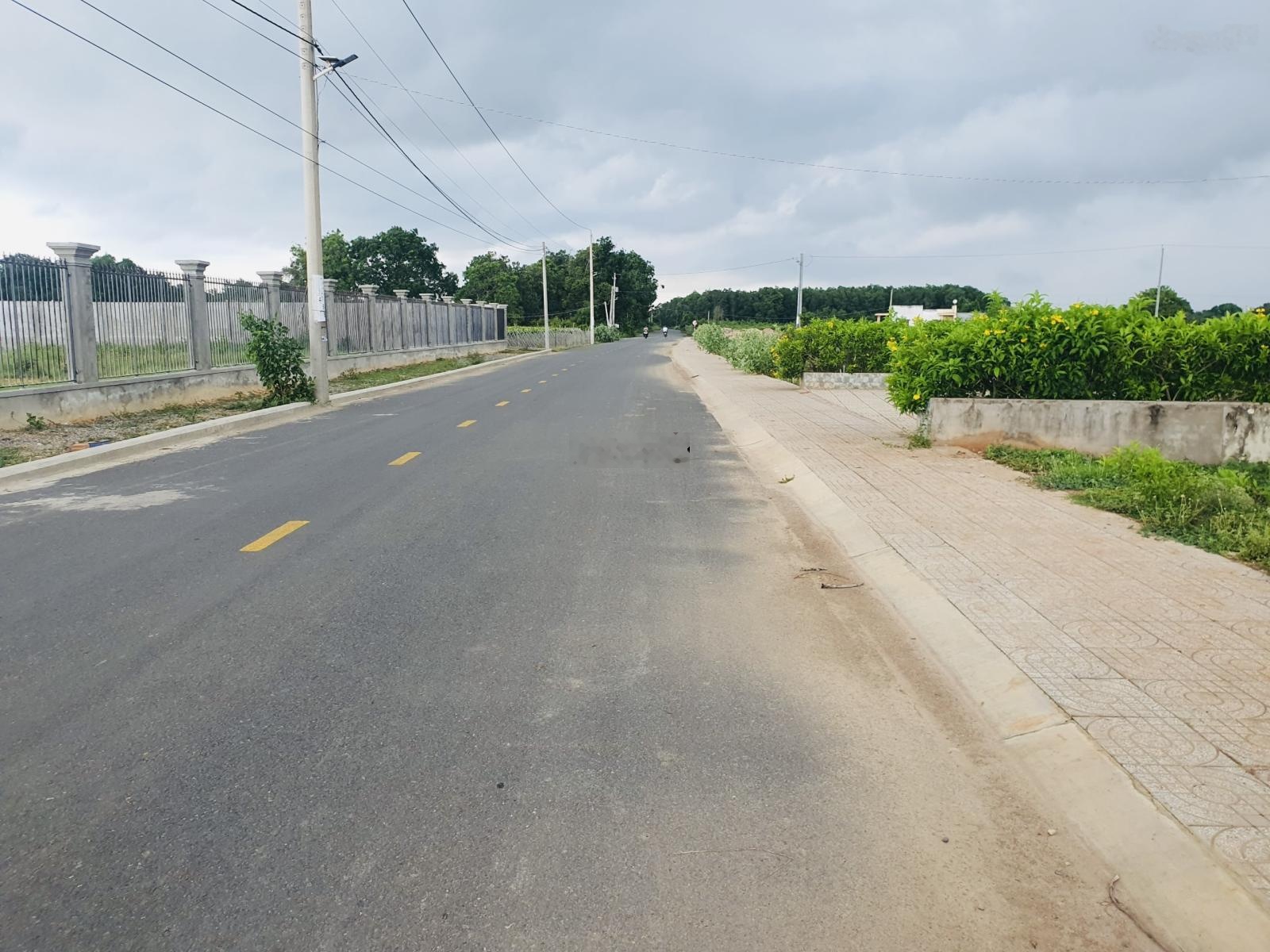 Giá tốt đầu tư - bán đất ven biển Hồ Tràm, mặt tiền đường nhựa ODA. DT 826m2 (sẵn 200m2 thổ cư)