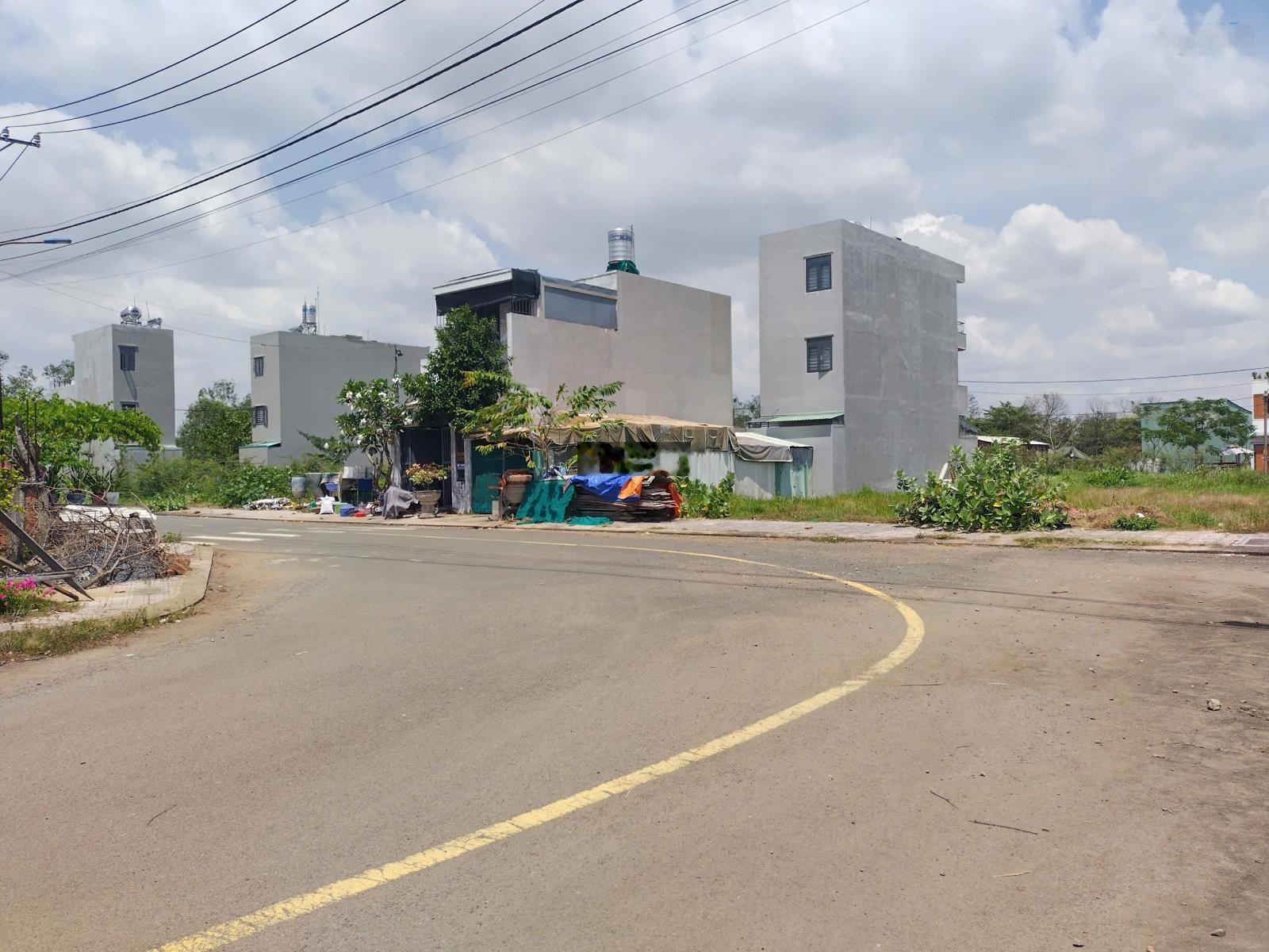 Bán nhanh lô đất mặt tiền đường 12m có vỉa hè đường số 8 Long Phước giá chỉ 2.5 tỷ