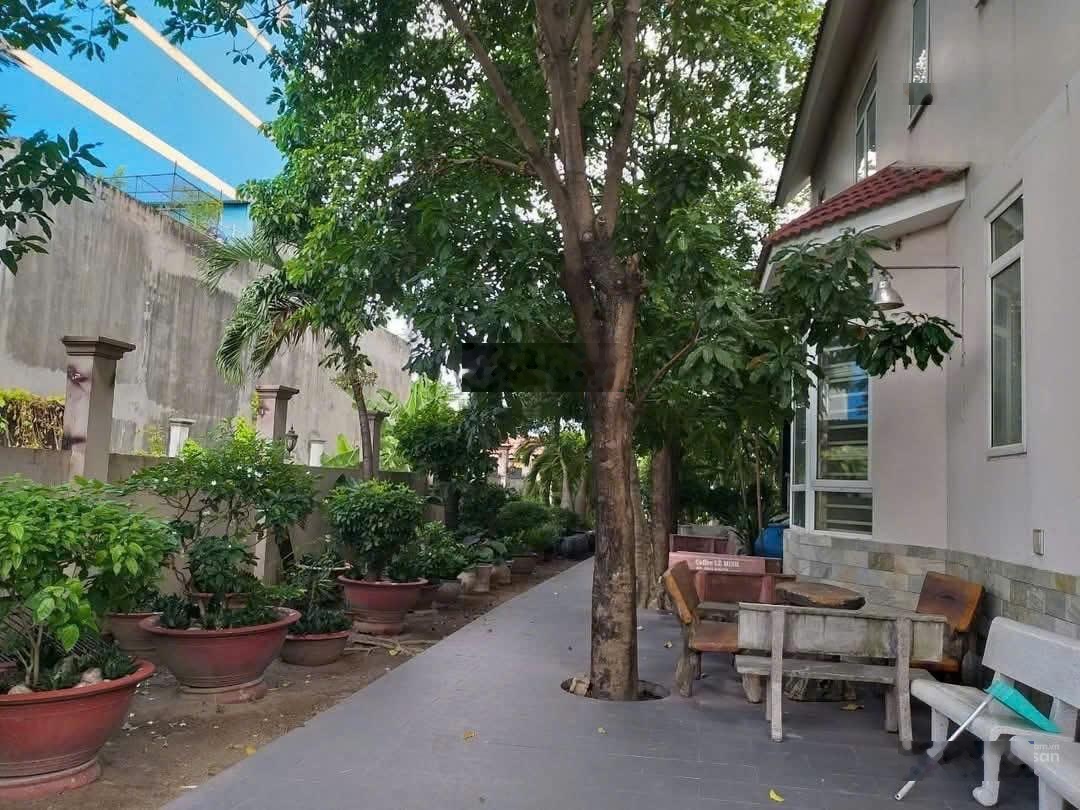 Bán biệt thự vườn (25m x45m)mặt tiền đường Lê Thị Riêng, phường Thới An. Quận 12. LH 0902702839