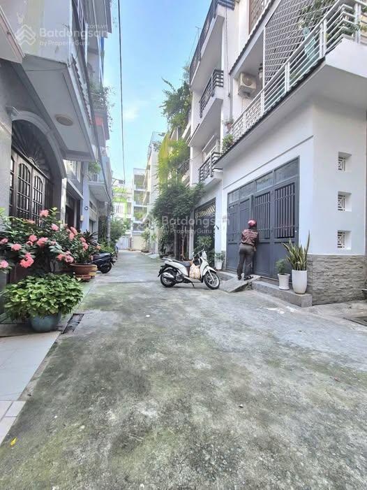 Nhà nát hẻm xe hơi 5m Tô Hiệu cách mặt tiền chỉ 2 căn 4x20m CN 80m2 giá 5.9 tỷ LH 0936999494