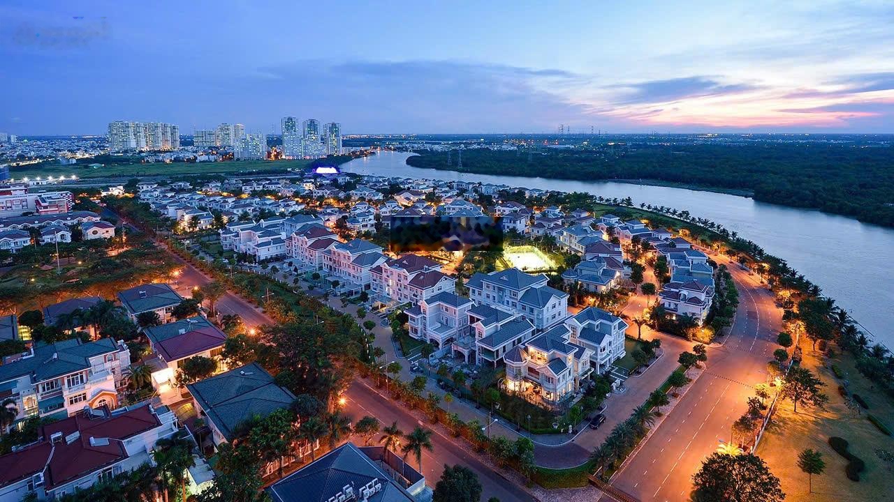 Bán biệt thự Chateau khu compound Phú Mỹ Hưng Quận 7, 560 m2, 3 mặt tiền, view sông lớn