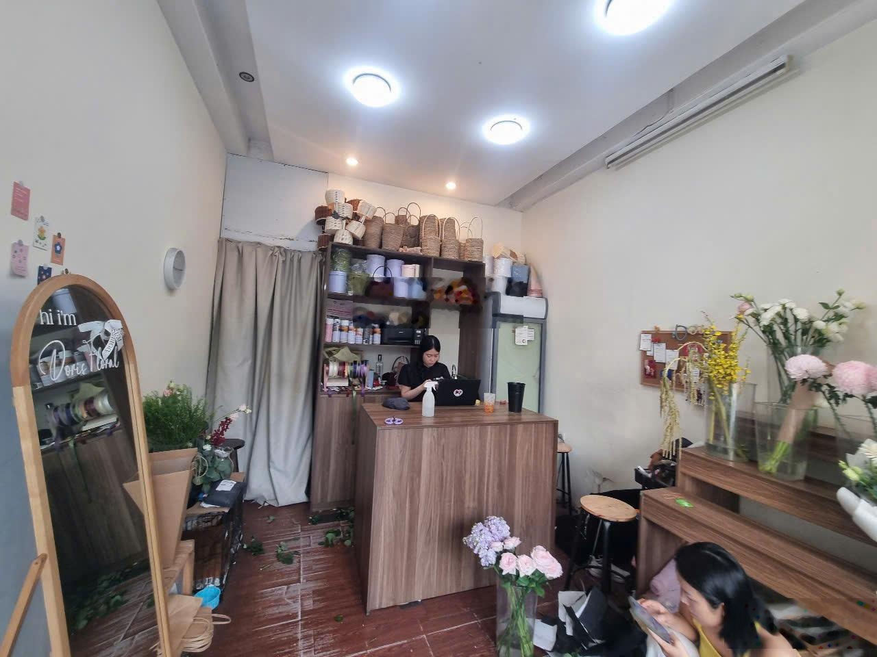 Siêu rẻ! Bán nhà mặt phố Cảm Hội - Lò Đúc 42.1m2 MT 4m - Kinh doanh sầm uất - giá đầu tư - cực hiếm