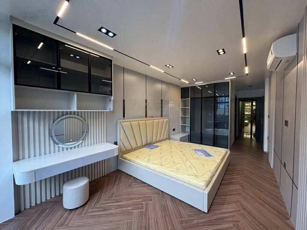 Bán nhà Phạm Tuấn Tài, phân lô, ô tô tránh, 7 tầng, thang máy, kinh doanh