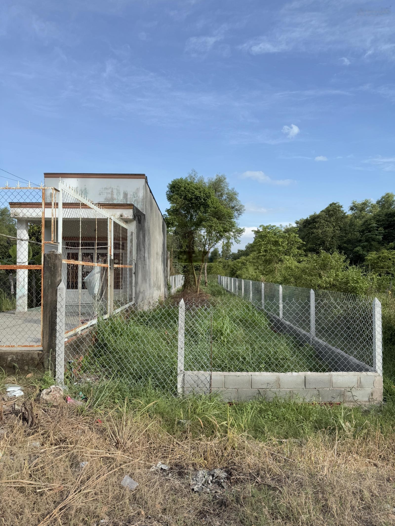 Chính chủ - Mặt tiền nhựa 20m, giáp sông Sài Gòn, phù hợp làm xưởng, nhà trọ hoặc đầu tư lâu dài