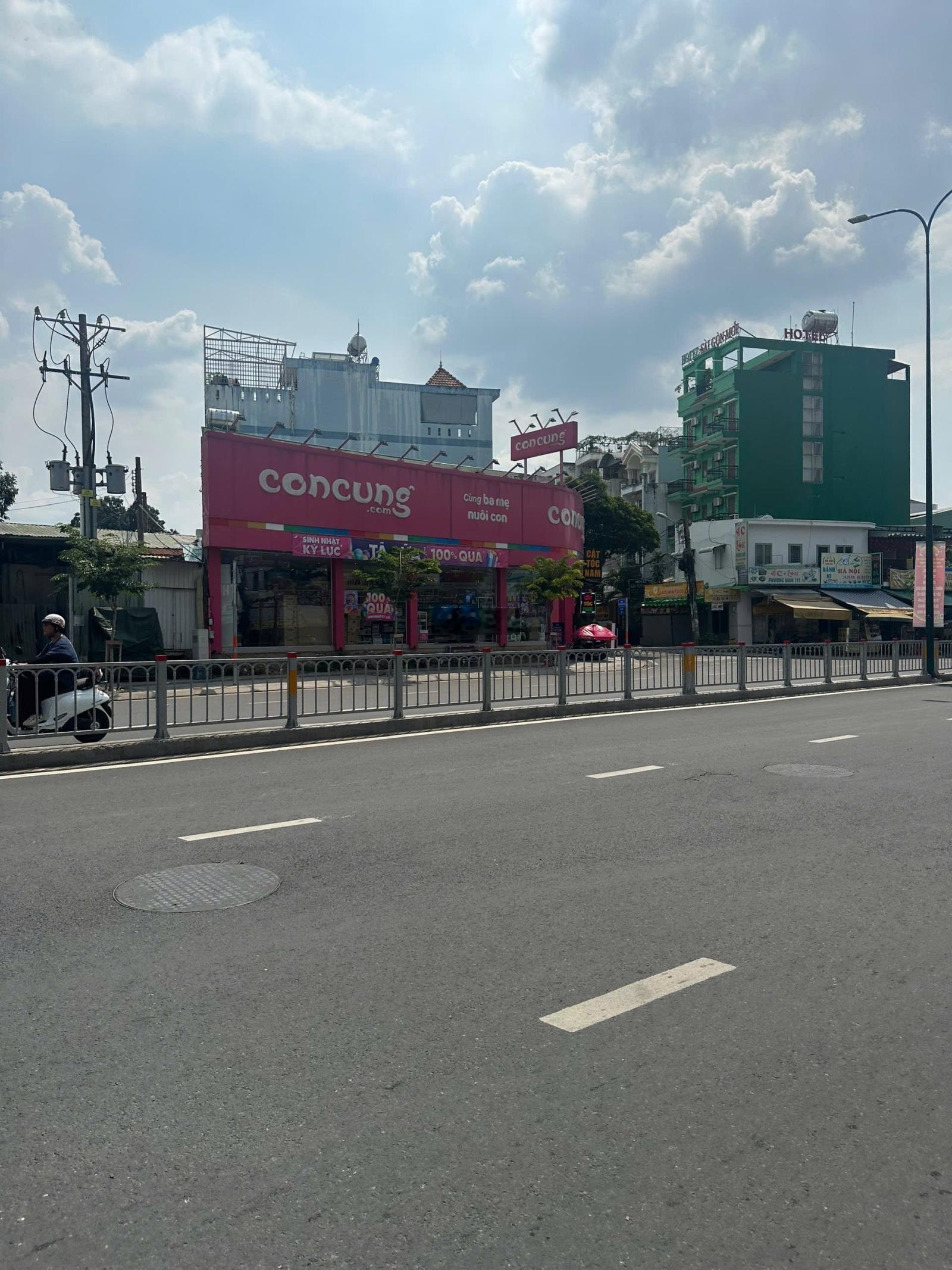 Bán Nhà Góc 2 Mặt Tiền Đường Dương Quảng Hàm -Gò Vấp 15x10m- Con Cưng Thuê 150tr/ Tháng Giá 39,5 Tỷ