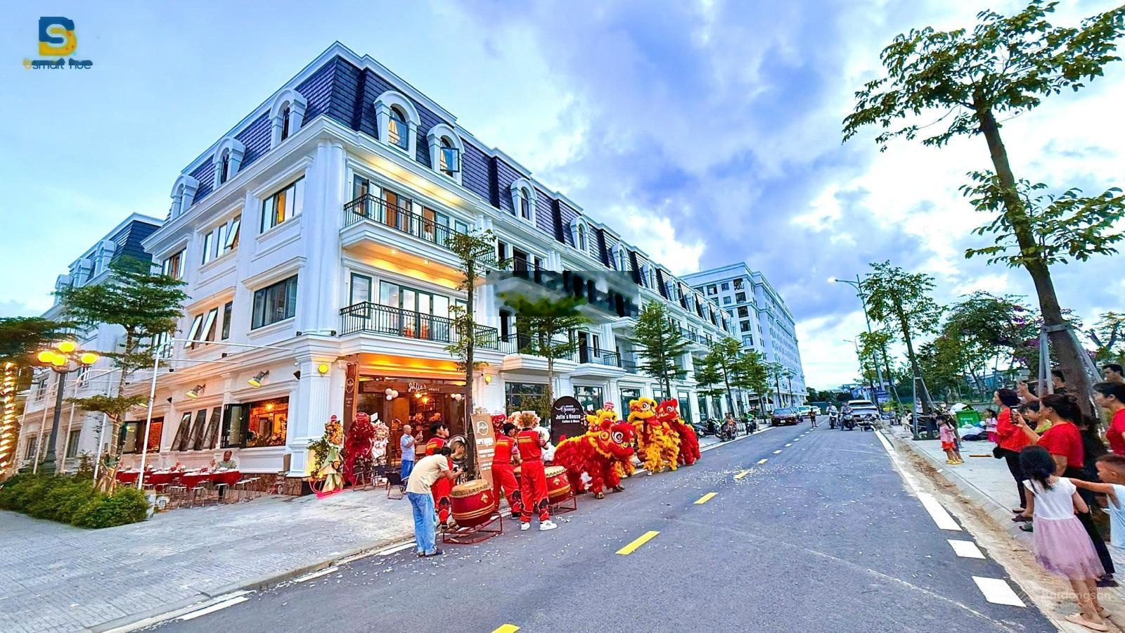 Thanh toán 2tỷ3 nhận nhà cho thuê dòng tiền thực tế 38tr/tháng shophouse Phú Xuân City 382m sàn