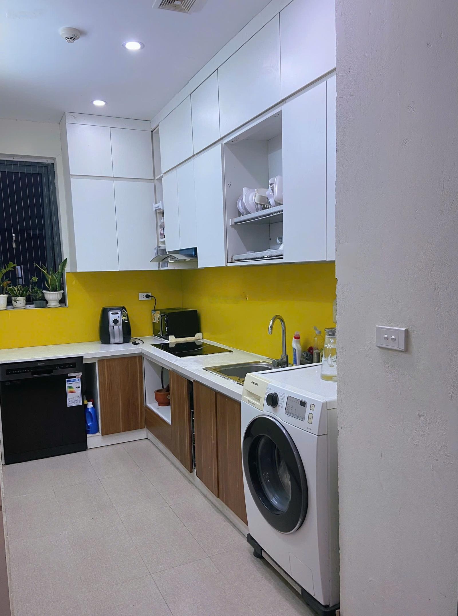 Cho thuê căn góc 95m2 12tr/th chung cư Xuân Phương Quốc Hội - Đường Trần Hữu Dực. Full đồ, slot oto