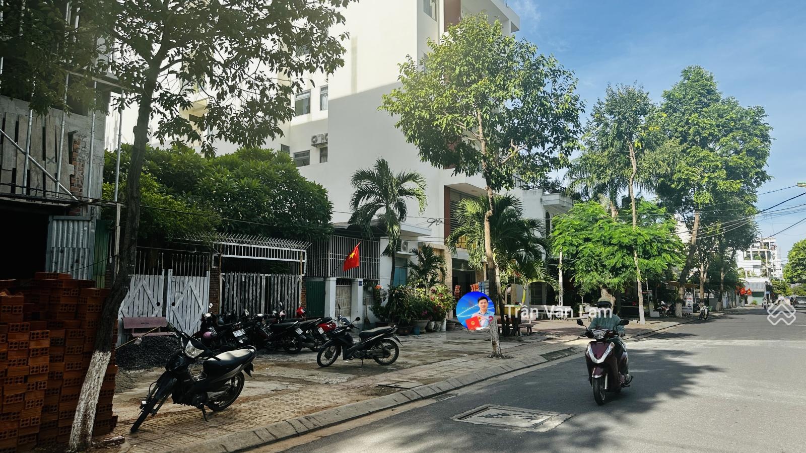 Bán lô đất vị trí vàng mặt tiền phạm ngọc thạch - vỉa hè rộng 8m cách biển 200m