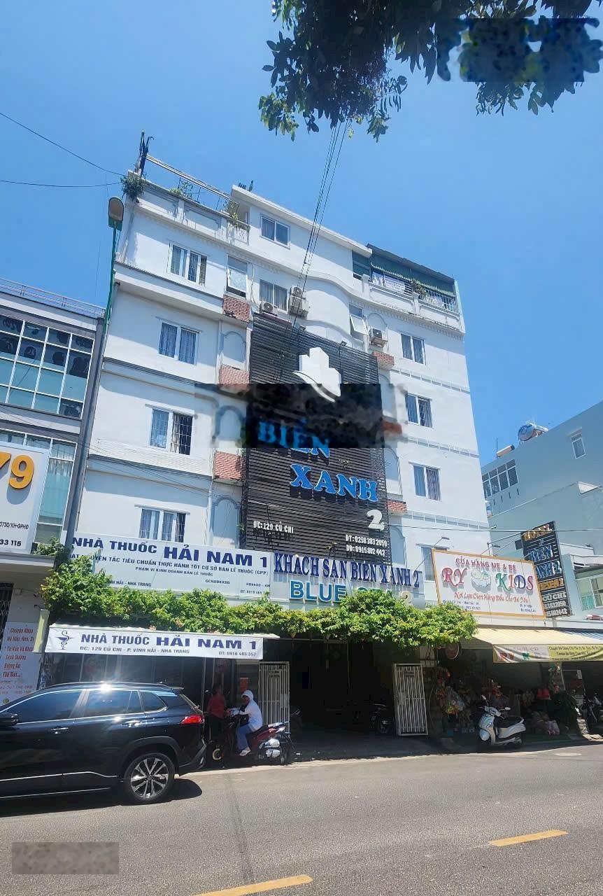 Khách sạn 5 tầng Củ Chi, ngang 15,4m, ra biển Hòn Chồng 800m. Giá: 25 tỷ