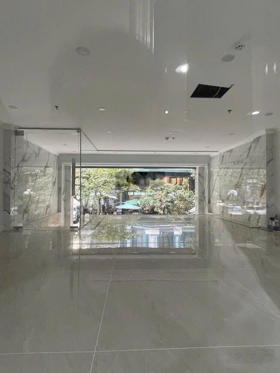 Bán nhà Trích Sài - Lạc Long Quân, Tây Hồ, 136m2x9T MT 6m giá 57 tỷ. Lô góc 3 thoáng, ô tô dừng đỗ