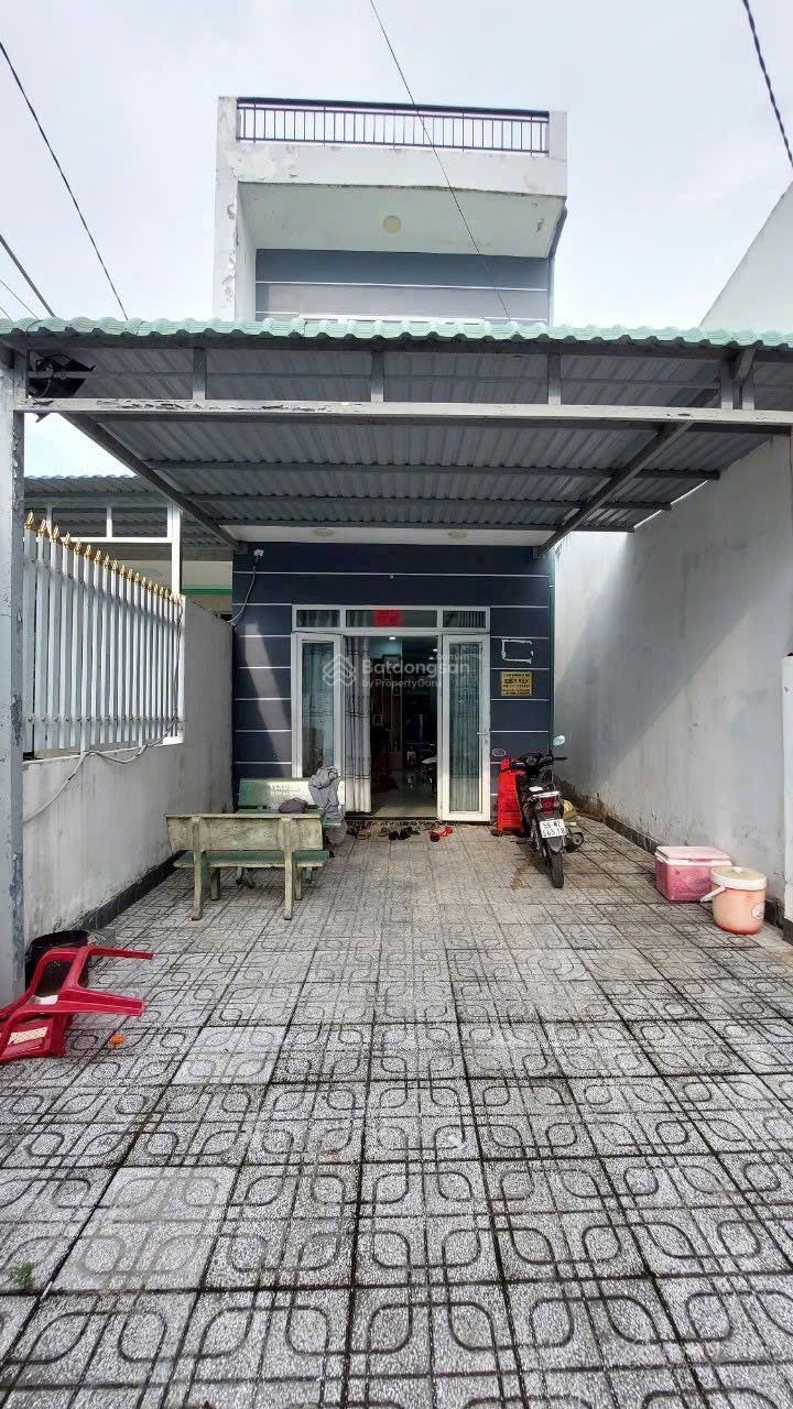 Bán gấp nhà tại Xã Bình Chánh, huyện Bình Chánh., nở hậu chữ L 6m .giảm mạnh, chưa tới 3 tỷ đồng.