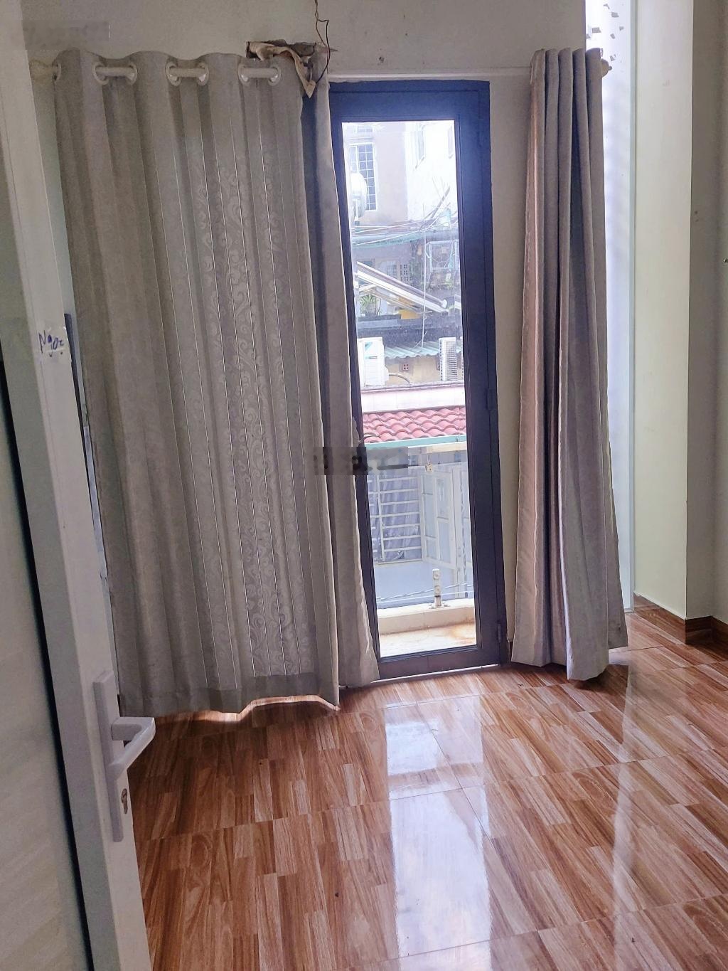 Quận 10 đường Lý Thái Tổ, vị trí đẹp, DT 33m2- 4tầng BTCT mới đẹp vào ở luôn - giá 6,5 tỷ