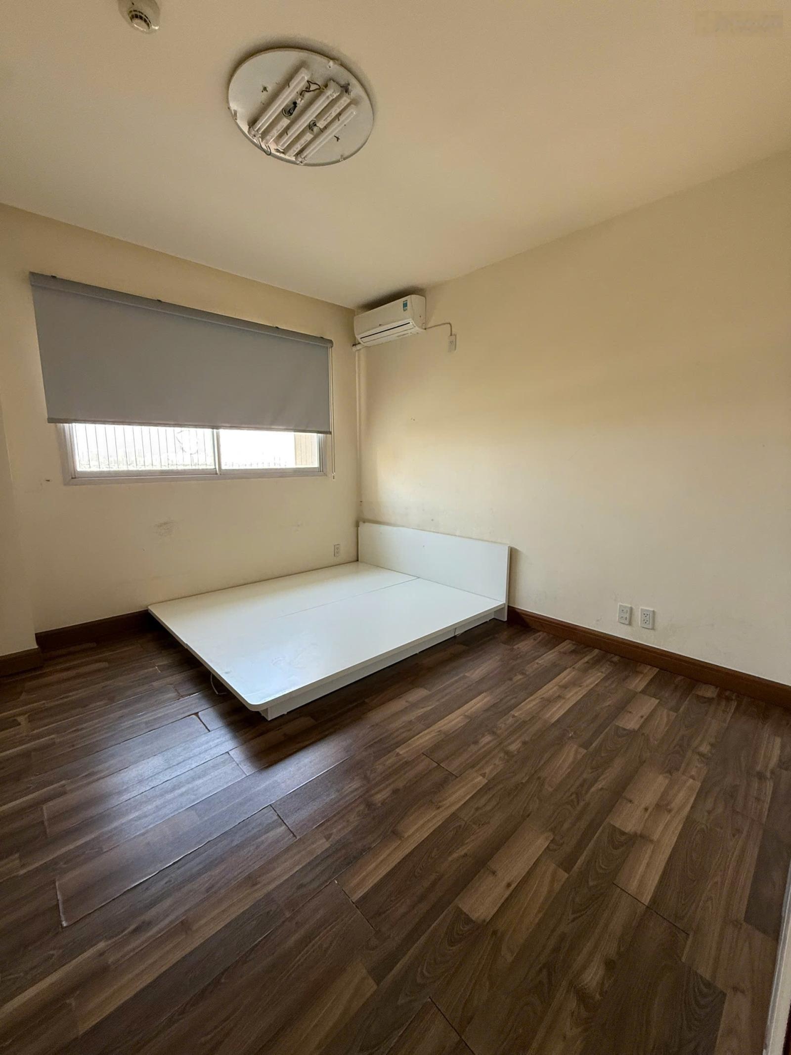 Chính chủ cho thuê gấp căn hộ 3 ngủ tầng trung 150 m2 ĐN nhà mới sơn LH 0904536822